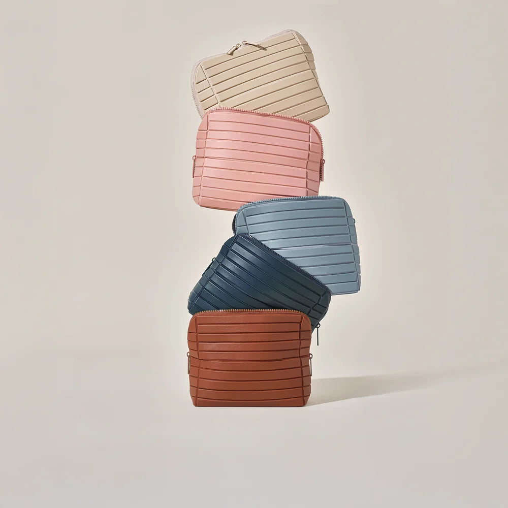 حقائب مستحضرات التجميل للسفر